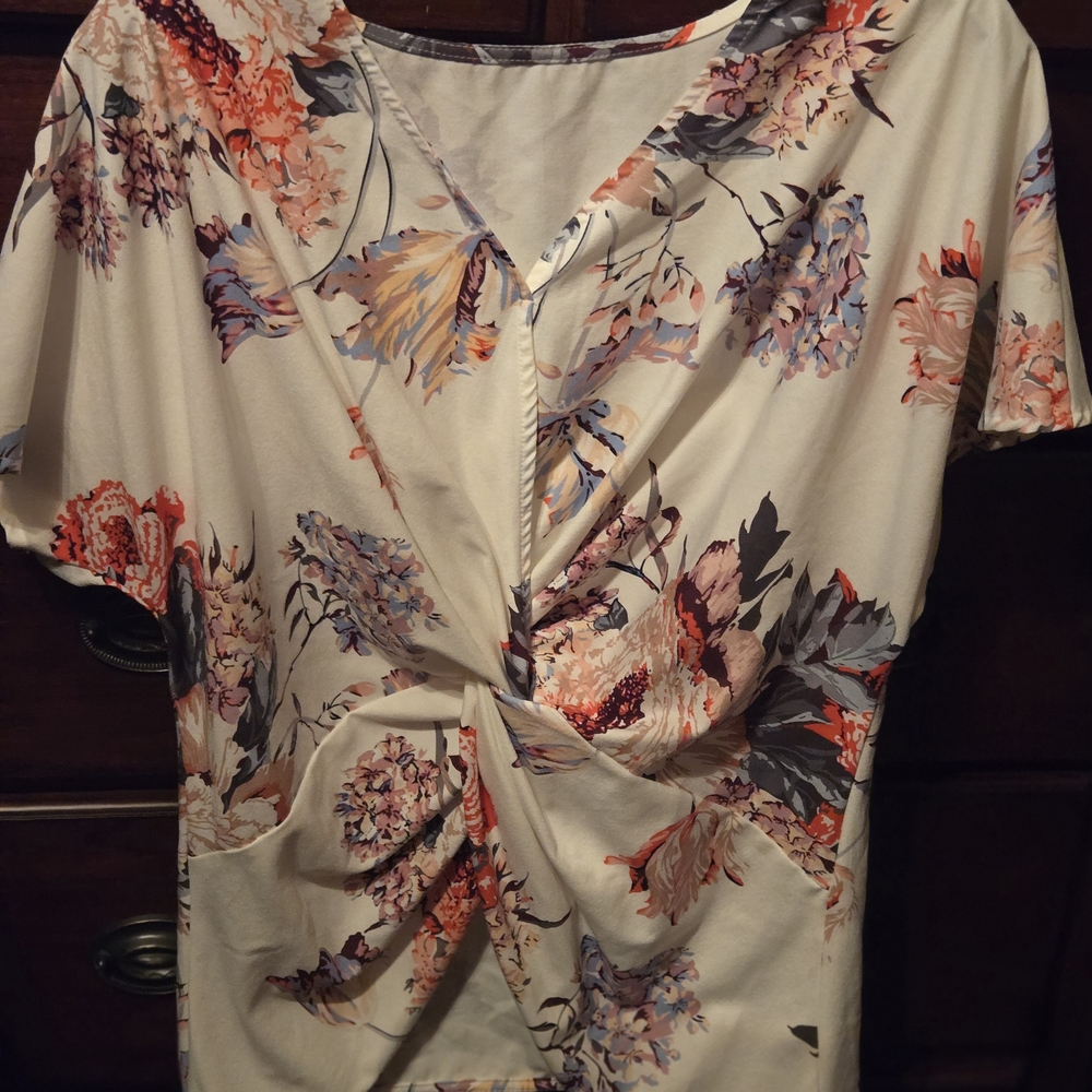 Floral Twist Front Top